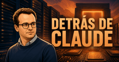 Caricatura editorial reconocible de Dario Amodei delante de servidores y chips de inteligencia artificial, con el texto «DETRÁS DE CLAUDE»; ilustración, no fotografía real de un centro de datos.